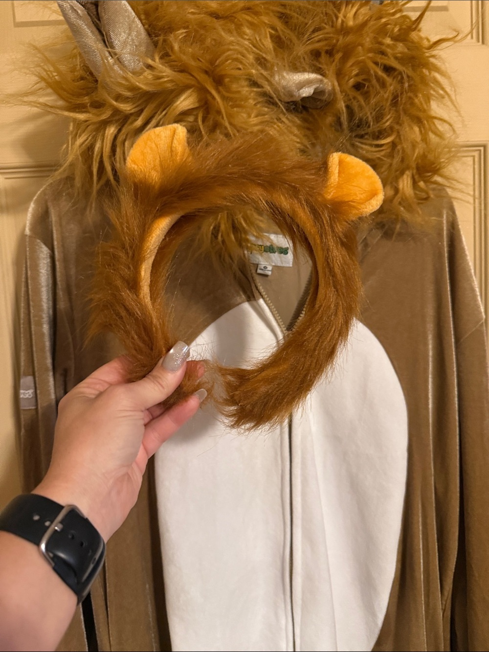 Tipsy Elves Women’s Plush Lion Costume with Faux Fur Hood - Brown/White